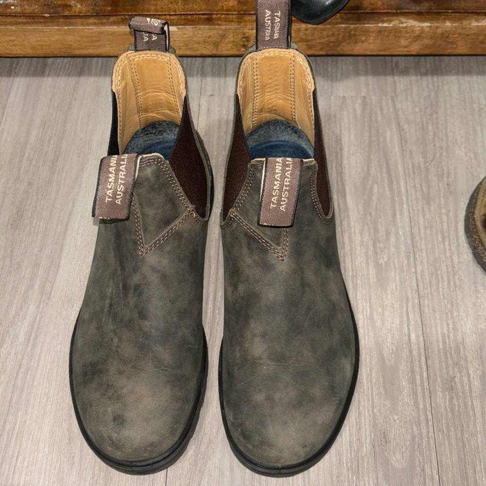 Womens style 585 Rustic Brown blundstone boots